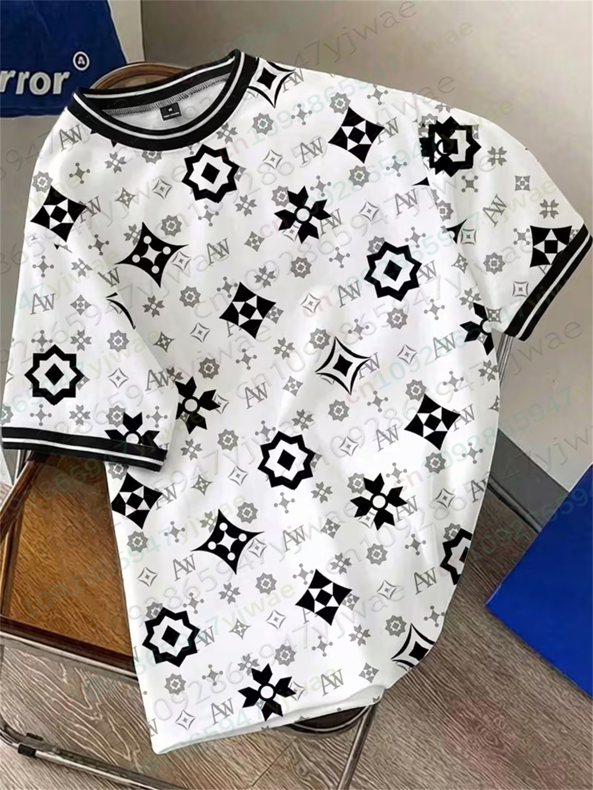 Luxury Monogram Print T-Shirt  - огляд і ціна Streetwear Brand Marketing
